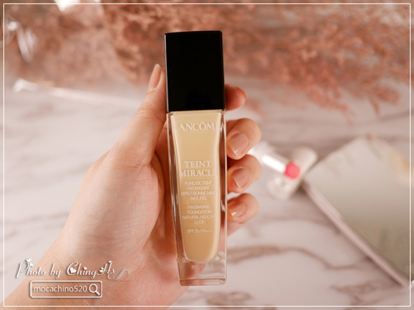 秋冬大勢底妝推薦，最輕透的保濕粉底液，LANCOME蘭蔻 水感奇蹟恆久光粉底 (5).jpg