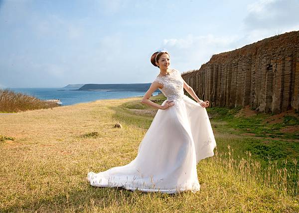 澎湖旅拍婚紗-小資省錢-自助diy婚紗照-白紗禮服+玄武岩 Pre-Wedding photo