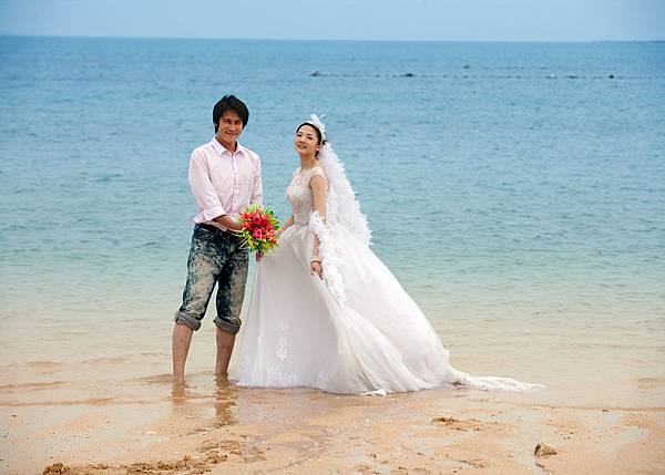 澎湖旅拍婚紗-小資省錢-自助diy婚紗照-白紗禮服+玄武岩 Pre-Wedding photo