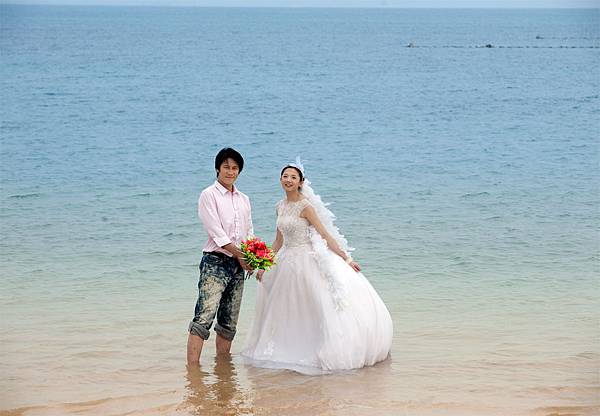 澎湖旅拍婚紗-小資省錢-自助diy婚紗照-白紗禮服+玄武岩 Pre-Wedding photo