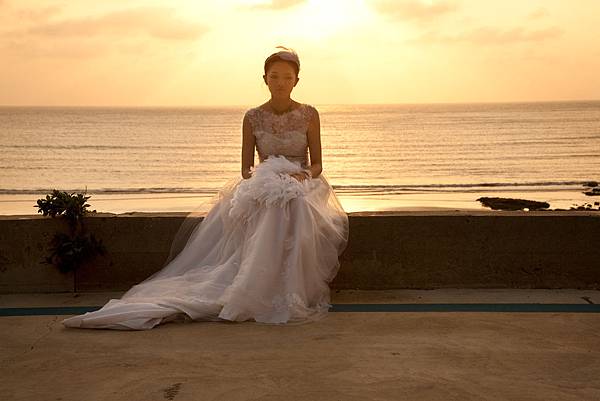 澎湖旅拍婚紗-小資省錢-自助diy婚紗照-白紗禮服+玄武岩 Pre-Wedding photo