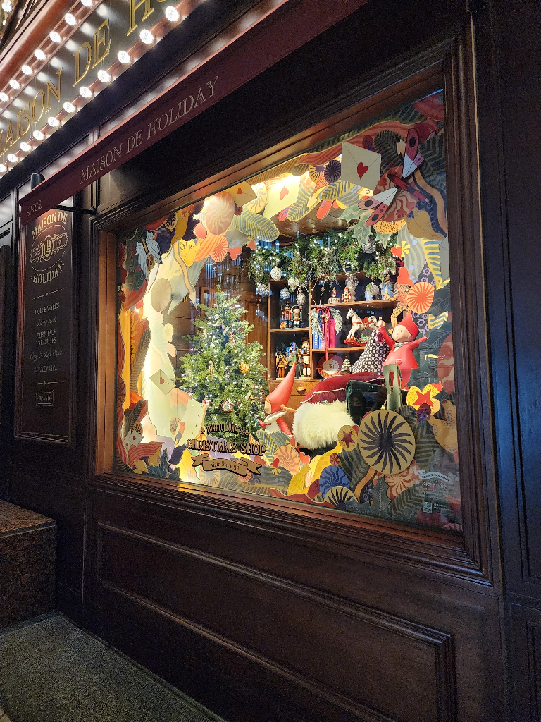 開箱 Lotte樂天百貨的2023聖誕櫥窗 歐風童話感滿分 網紅自由行在首爾遇見聖誕櫥窗