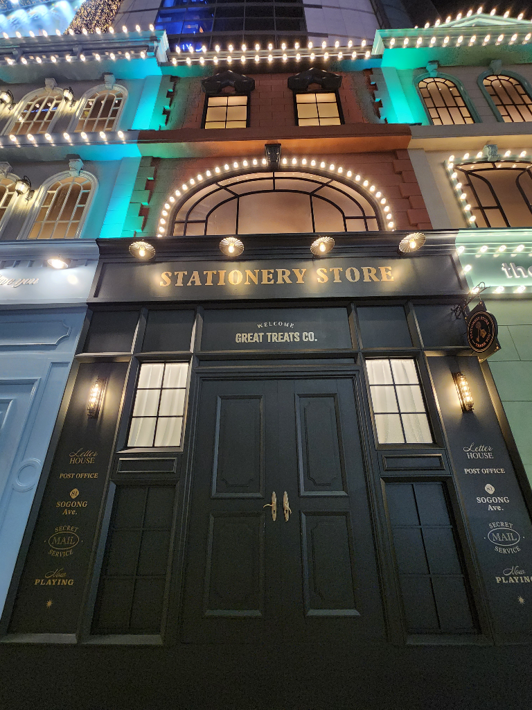 南韓首爾明洞的聖誕歐洲街道 2023 christmas decoration at Seoul Myeongdong Lotte department store, self-guided tour in korea