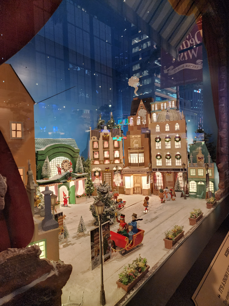 聖誕歐風小鎮動態櫥窗 Lotte樂天百貨明洞總店 佈置成歐洲小鎮的櫥窗 在南韓自助旅行 窮飛不窮遊