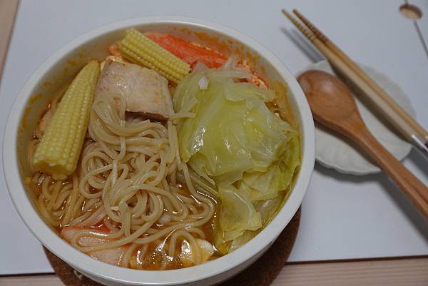 【好市多 拉麵評價 】燃太郎辣拉麵-湯拉麵控看過來 豚骨濃 【好市多 拉麵評價 】燃太郎辣拉麵-湯拉麵控看過來 豚骨濃