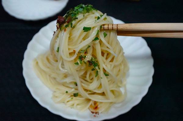 【三上食樂(健司) x 燃太郎辣拉麵(乾)】燃太郎乾拉麵 煮