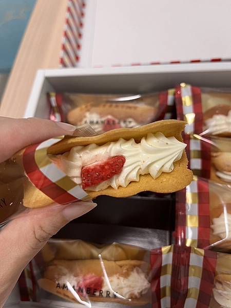 【福岡輕旅行】福岡人氣伴手禮 AMANBERRY 草莓奶油 【福岡輕旅行】福岡人氣伴手禮 AMANBERRY 草莓奶油