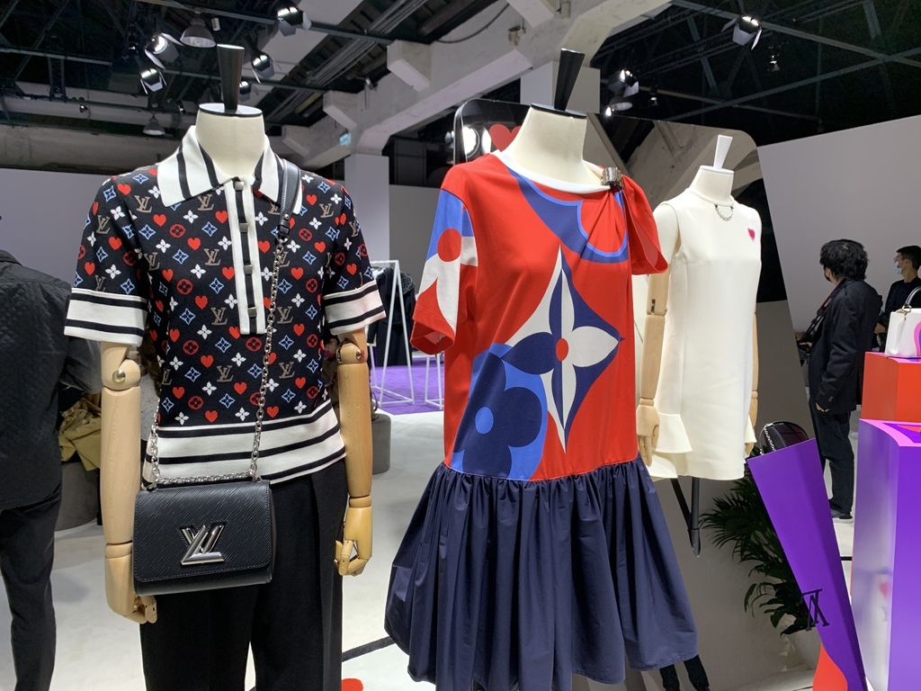 LV女裝展04.JPG