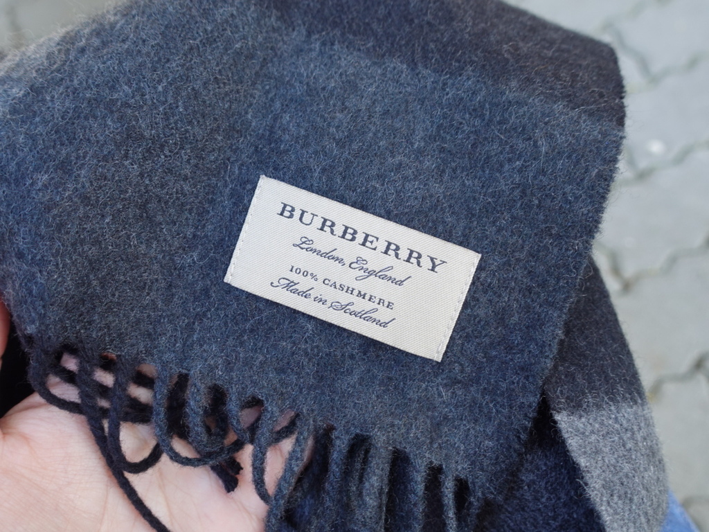Burberry围巾01.JPG
