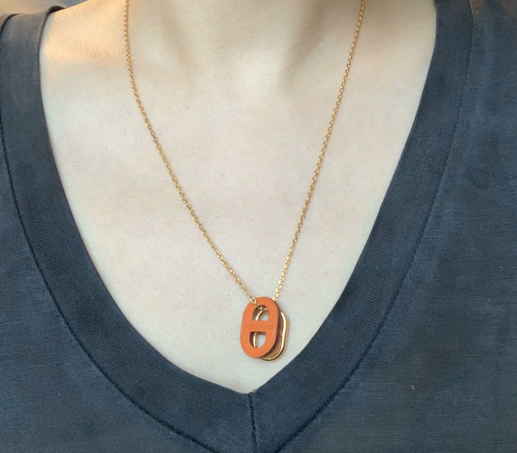 hermes_omaillon_pendant__orang.jpg