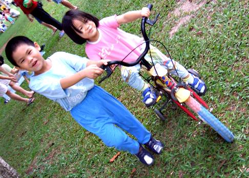 PoloGround公園伸懶腰