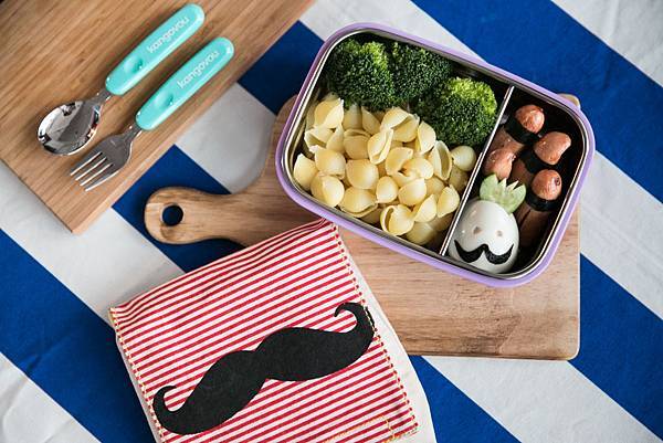 Moek-29.jpg Moek-29.jpg