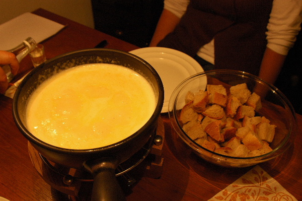 2009_0928Fondue0020.JPG