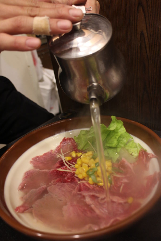 上泓園生牛肉麵