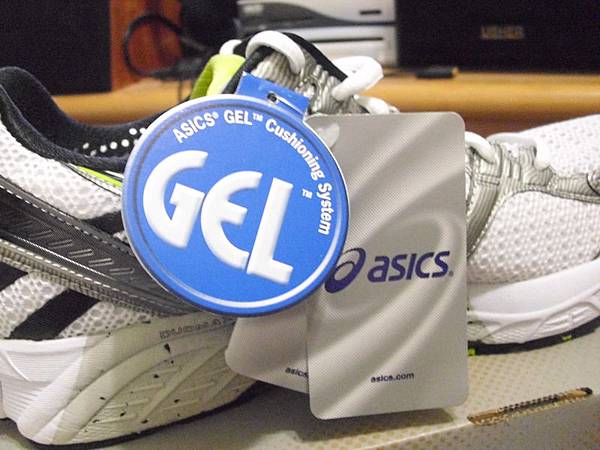 2011.06.01_好鞋一雙~亞瑟士Asics~GEL-KAYANO 17(4E超寬楦)開箱_0023.JPG