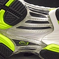 2011.06.01_好鞋一雙~亞瑟士Asics~GEL-KAYANO 17(4E超寬楦)開箱_0030.JPG