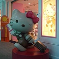 0007_拖著行李箱準備出國的Hello Kitty,還對我扎眼呢