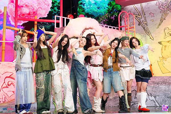 Hearts2Hearts - Pretty Please【