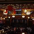 這餐廳感覺像戲院