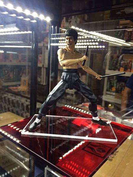 SHF bruce-01 SHF bruce-01