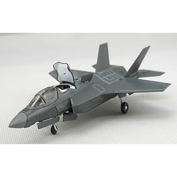 F-toys F-35A閃電II 1/144