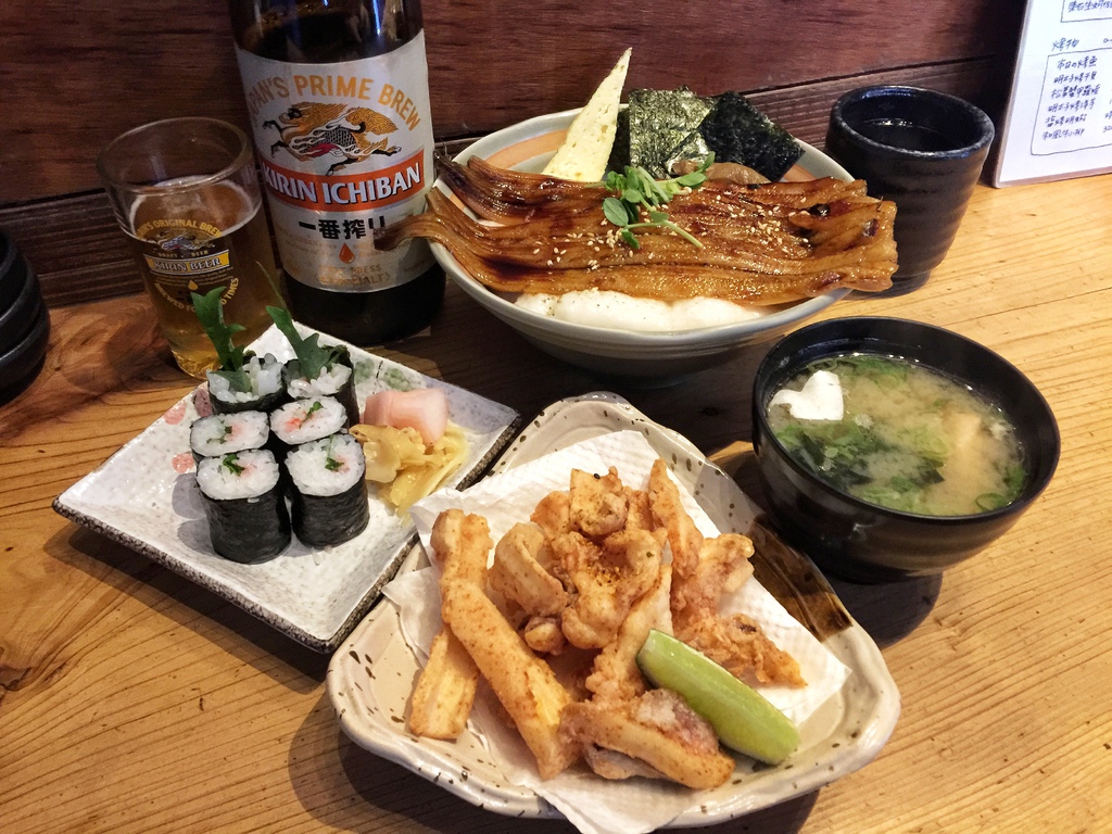 台北大稻程 野台築地 鰻魚山藥丼的濃厚 紫蘇梅卷的清爽 夏天滋味 還有老屋啤酒的日本食堂錯亂感 蘇摸摸 編輯日常 台北大稻程 野台築地 鰻魚山藥丼的濃厚 紫蘇梅卷的清爽 夏天滋味 還有老屋啤酒的日本食堂錯亂感 蘇摸摸 編輯日常