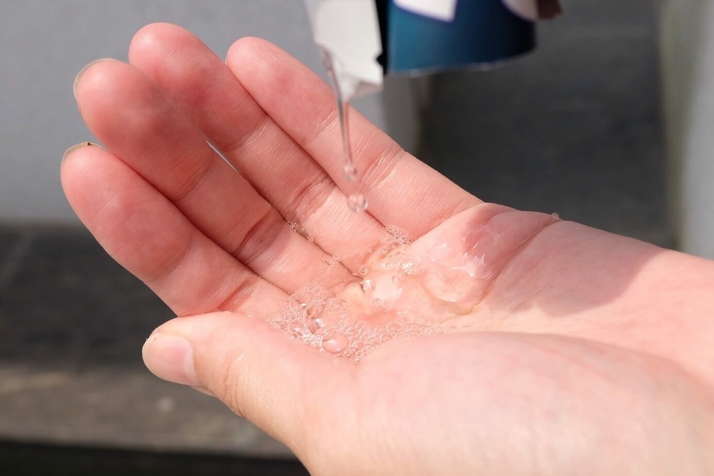 秘之涌水美媒3分钟傻瓜水面膜，敷一片等约1500次保湿喷雾