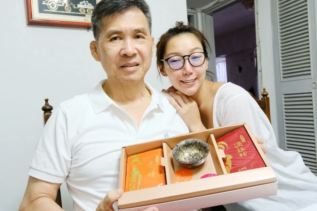 芳兹滴鸡精评比,芳兹滴鱼精,芳兹日月养生鸡鱼双飨礼盒