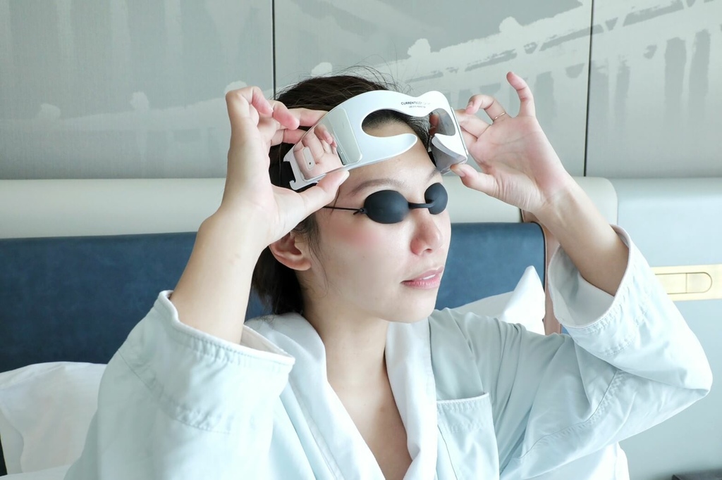 CURRENTBODY skin LED美眼仪