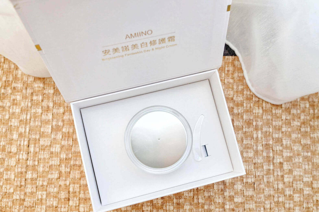 评比｜美白霜有用吗？改善暗沉这瓶＿最有效！安美诺美白修护霜/
