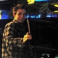 20090508-Robert Pattinson & Kristen at Blue Water Cafe-02.jpg