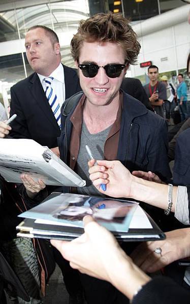 Rob at the Nice airport-02.jpg