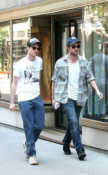 20090607-Rob &  Tom Sturridge in NY-05.jpg