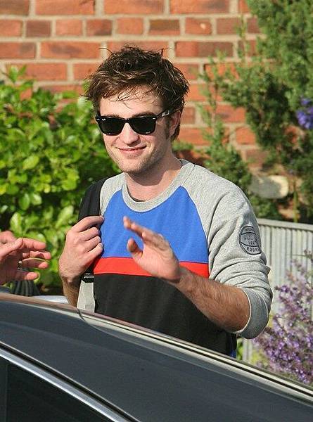 20090619-Rob-cute-02.jpg