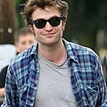 20090619-Rob-cute-04.jpg