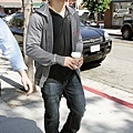 20090701-Taylor Lautner in Beverly Hills-01.jpg