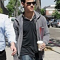 20090701-Taylor Lautner in Beverly Hills-03.jpg