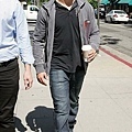 20090701-Taylor Lautner in Beverly Hills-04.jpg