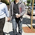 20090701-Taylor Lautner in Beverly Hills-07.jpg