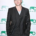 20090708-Kellan Lutz in Beverly Hills -05.jpg