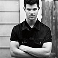 20090716-Taylor Lautner-Interview Magazine-02.jpg
