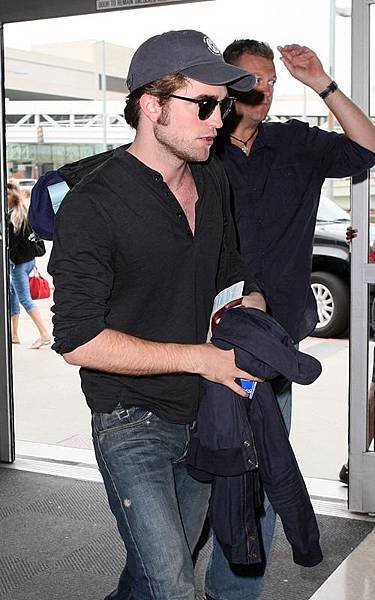 20090726-Rob in LAX-05.jpg