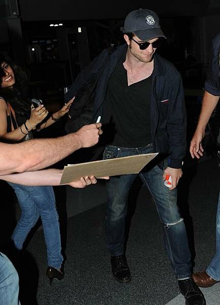 20090726-Rob in JFK-23.JPG