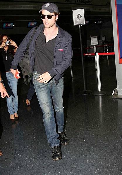 20090726-Rob in JFK-26.JPG