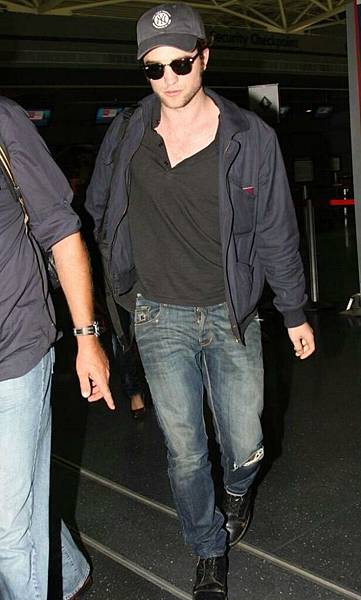 20090726-Rob in JFK-28.JPG