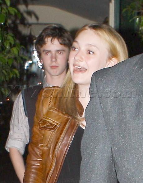 20090725-Dakota Fanning + Freddie Highmore-07.jpg