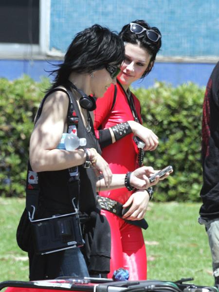 20090730-Kristen Stewart+Joan Jett-03.jpg