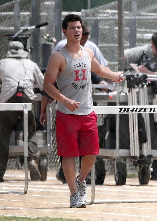 20090730-Taylor Lautner Set Valentine's Day-20.JPG