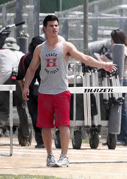 20090730-Taylor Lautner Set Valentine's Day-21.JPG