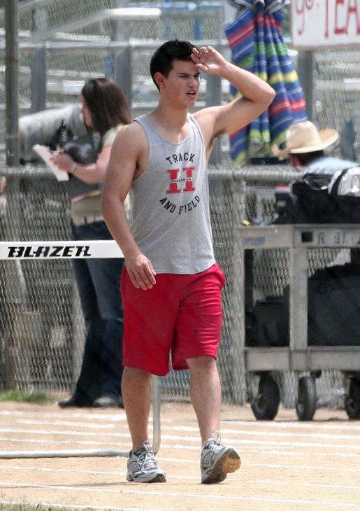 20090730-Taylor Lautner Set Valentine's Day-23.JPG